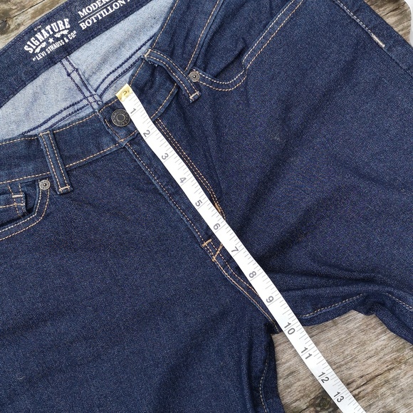 Levi's 'modern boot cut' jeans - Picture 4 of 9